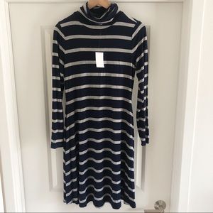 A Pea in a Pod Maternity Dress